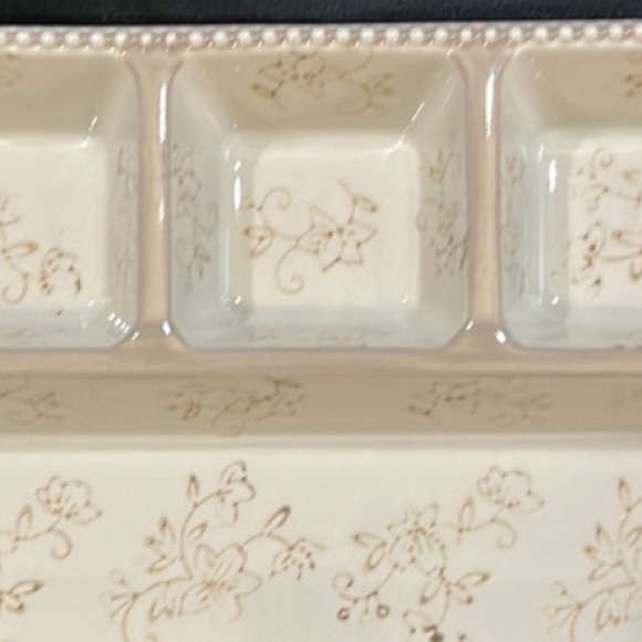 12” Temptations by Tara Floral lace Grey (tv dinner tray) - Picture 8 of 9